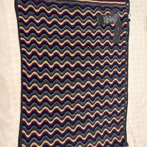 Shawl - Picture 2 of 4